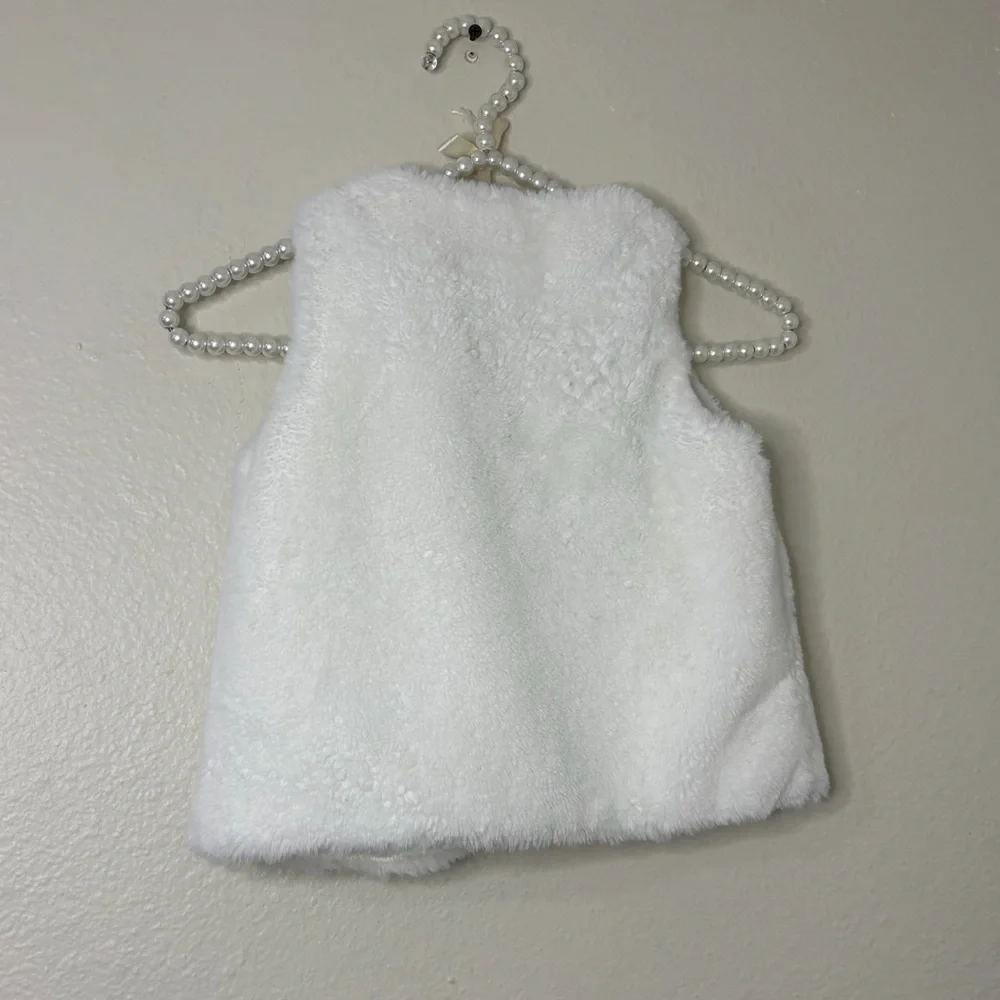 Baby Gap Girls White Faux Fur Open Vest